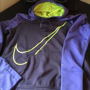 Nike purple therma-fit sweater